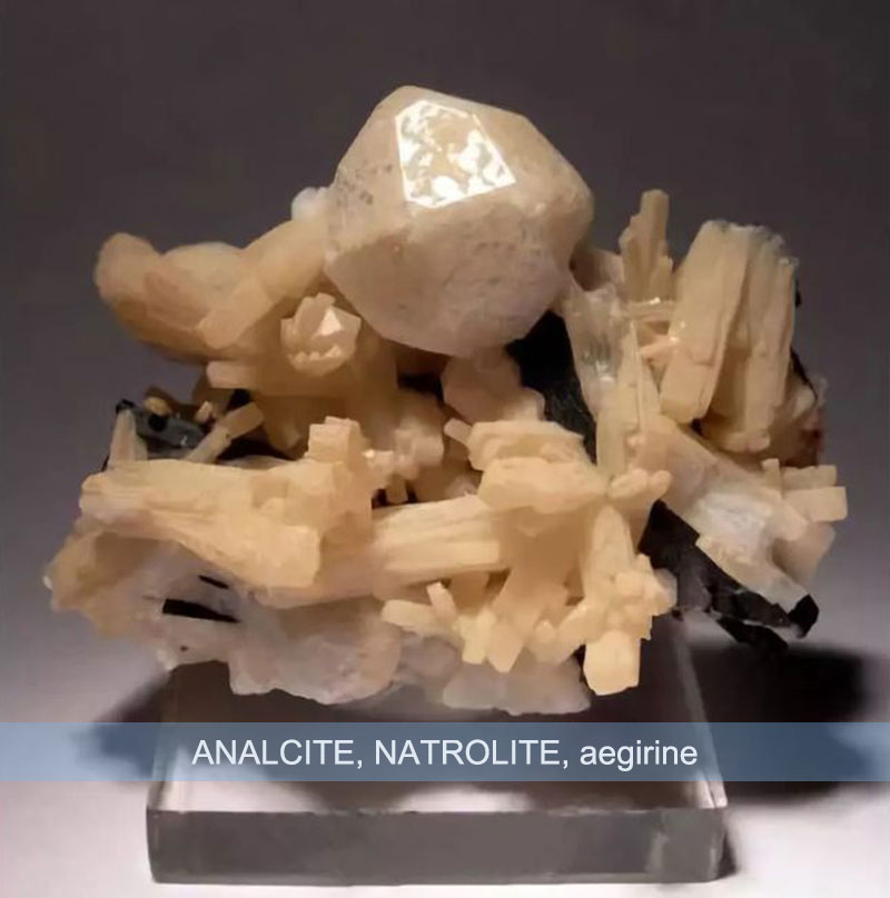 ANALCITE, NATROLITE, aegirine