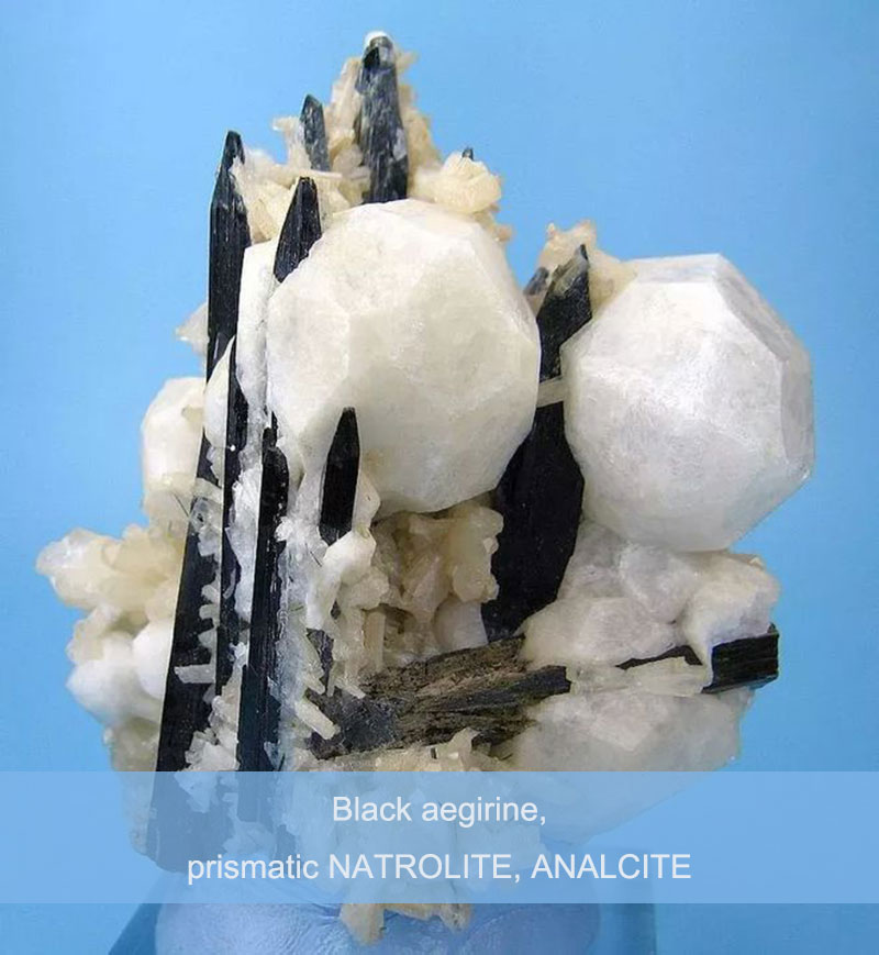Black aegirine, prismatic NATROLITE, ANALCITE