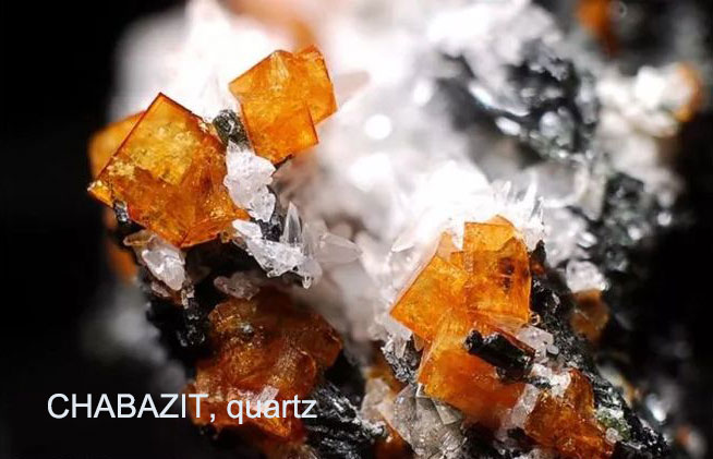 CHABAZIT, quartz