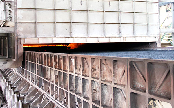 Sintering machine for thick layer production