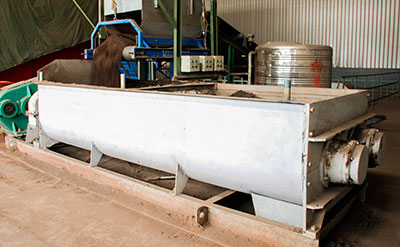 pugmill double shaft with quantitative feeder